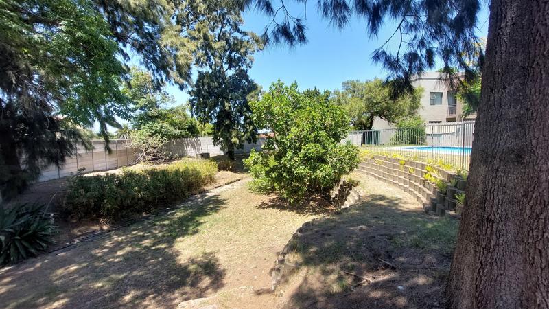 1 Bedroom Property for Sale in Oakglen Western Cape